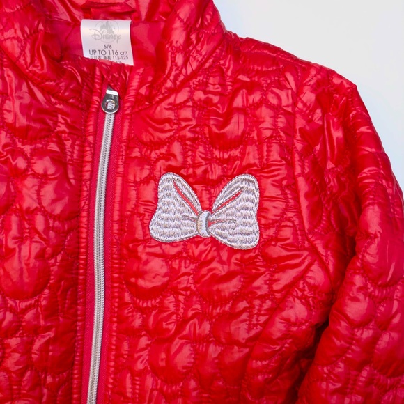 Girls red Disney Minnie Mouse quilted puffer jacket with silver bow- 5/6 - Picture 2 of 9